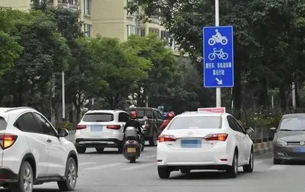 摩托車可以走非機(jī)動(dòng)車道嗎？必須走機(jī)動(dòng)車道嗎？一文讀懂路權(quán)規(guī)定